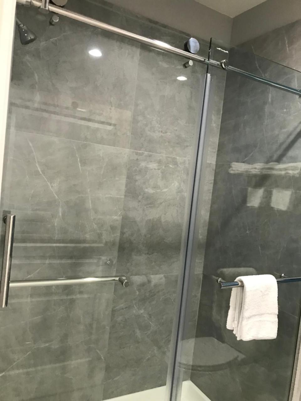 Jersey Village The Residency Suites מראה חיצוני תמונה